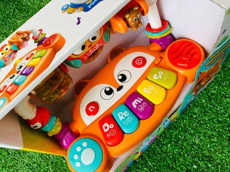 Музичний центр "Казкарики" 83339 WToys підсвічування, пісні, казки, віршики, ноти, брязкальця, кільця, каруселі, перемикач режимів 178797 фото