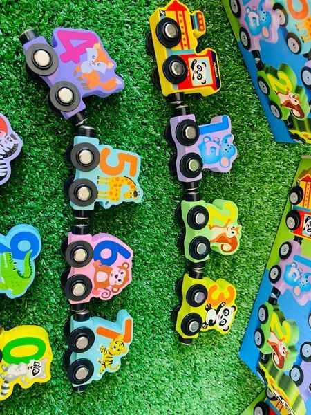 ​​​​​​​Дерев&rsquo;яний магнітний потяг з цифрами WToys Весела математика магнітне з&rsquo;єднання, 11 вагонів 179108 фото