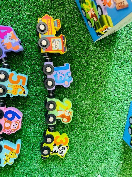 ​​​​​​​Дерев&rsquo;яний магнітний потяг з цифрами WToys Весела математика магнітне з&rsquo;єднання, 11 вагонів 179108 фото