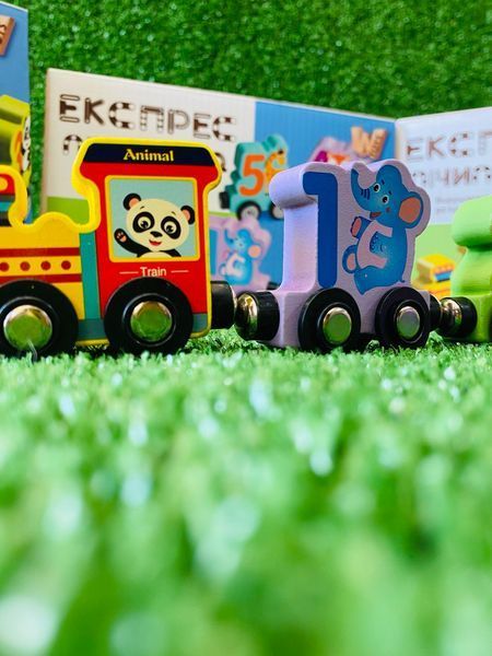 ​​​​​​​Дерев&rsquo;яний магнітний потяг з цифрами WToys Весела математика магнітне з&rsquo;єднання, 11 вагонів 179108 фото